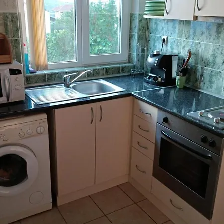 приятна къща за почивка караколев 1 Vakantiehuis *