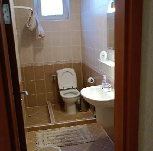 приятна къща за почивка караколев 1 Obrochishte